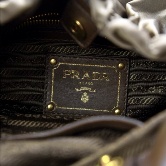 Authentic vintage Prada Two-Way khaki handbag. - Picture 5 of 7